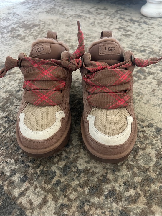 UGG Shoes - UGG Lomel Sneaker Brown & Cream Low-Top Boots with Pink-Pattern Laces